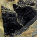 スピネル(Spinel)/フェルドスパー(Feldspar)