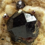 ガーネット(Garnet)/フェルドスパー(Feldspar)/マイカ(Mica)