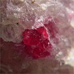 スピネル(Spinel)/クォーツ(Quartz)