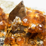 スペサタイト(Spessartine)/スモーキークォーツ(Quartz)