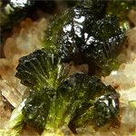 エピドート(Epidote)/クォーツ(Quartz)