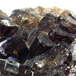 ヴェスヴィアナイト(Vesuvianite)