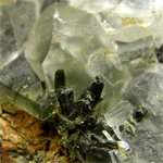 エピドート(Epidote)/クォーツ(Quartz)