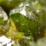 エピドート(Epidote)/クォーツ(Quartz)