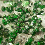 ウバロバイト(Garnet var. Uvarovite)
