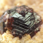 ガーネット(Garnet)/フェルドスパー(Feldspar)