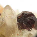 ガーネット(Garnet)/クォーツ(Quartz)/フェルドスパー(Feldspar)