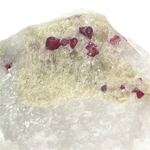 スピネル(Spinel)/カルサイト(Calcite)