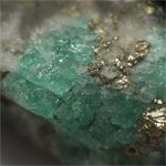 エメラルド(Emerald)/パイライト(Pyrite)