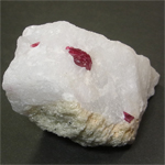 スピネル(Spinel)/カルサイト(Calcite)