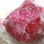 スピネル(Spinel)/カルサイト(Calcite)