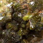 エピドート(Epidote)/クォーツ(Quartz)