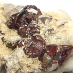 ガーネット(Garnet)/クォーツ(Quartz)/マイカ(Mica)/フェルドスパー(Feldspar)