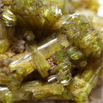 エピドート(Epidote)/クォーツ(Quartz)