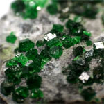 ウバロバイト(Garnet var. Uvarovite)