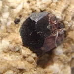 ガーネット(Garnet)/フェルドスパー(Feldspar)